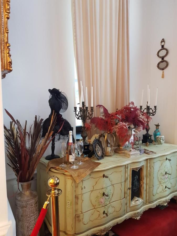 Отель Conacul Coroanei Luxury Boutique Hotel Бухарест-17
