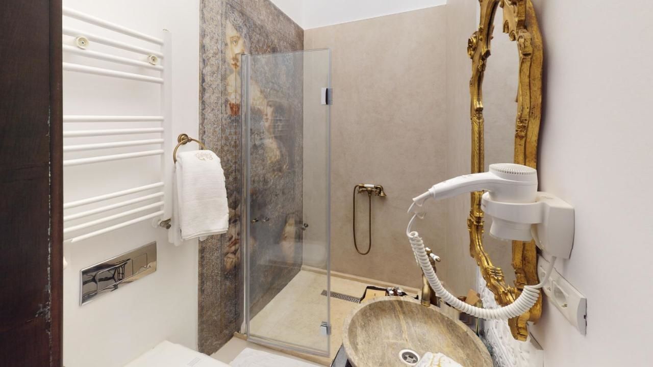 Отель Conacul Coroanei Luxury Boutique Hotel Бухарест-31