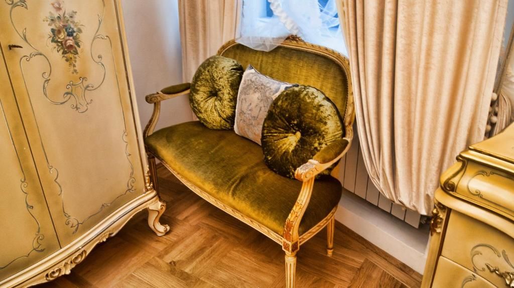 Отель Conacul Coroanei Luxury Boutique Hotel Бухарест-52