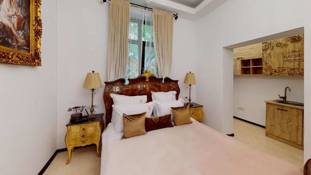 Отель Conacul Coroanei Luxury Boutique Hotel Бухарест-75