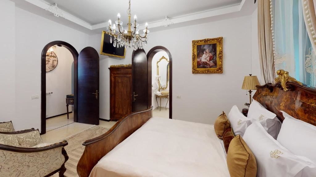 Отель Conacul Coroanei Luxury Boutique Hotel Бухарест-76
