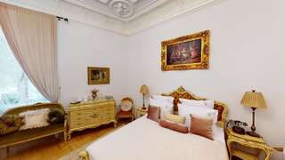 Отель Conacul Coroanei Luxury Boutique Hotel Бухарест Номер Делюкс с кроватью размера «queen-size»-10