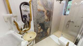 Отель Conacul Coroanei Luxury Boutique Hotel Бухарест Номер Делюкс с кроватью размера «queen-size»-47