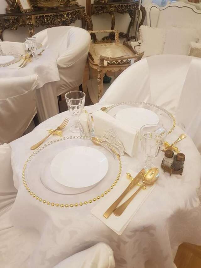 Отель Conacul Coroanei Luxury Boutique Hotel Бухарест-18