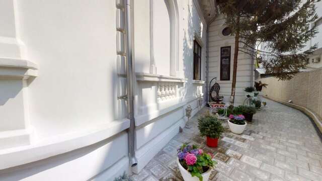 Отель Conacul Coroanei Luxury Boutique Hotel Бухарест-22