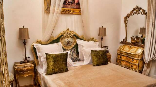 Отель Conacul Coroanei Luxury Boutique Hotel Бухарест-23