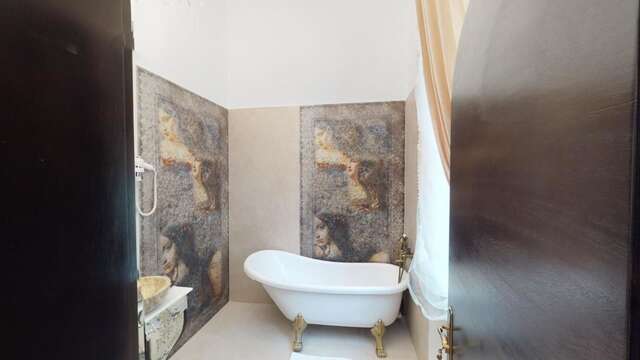 Отель Conacul Coroanei Luxury Boutique Hotel Бухарест-47