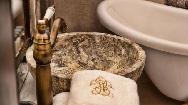 Отель Conacul Coroanei Luxury Boutique Hotel Бухарест-50