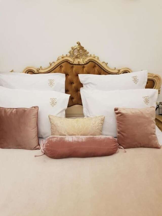 Отель Conacul Coroanei Luxury Boutique Hotel Бухарест-73